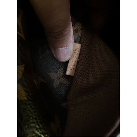 Louis Vuitton Totally MM Tote - Picture 14 of 14